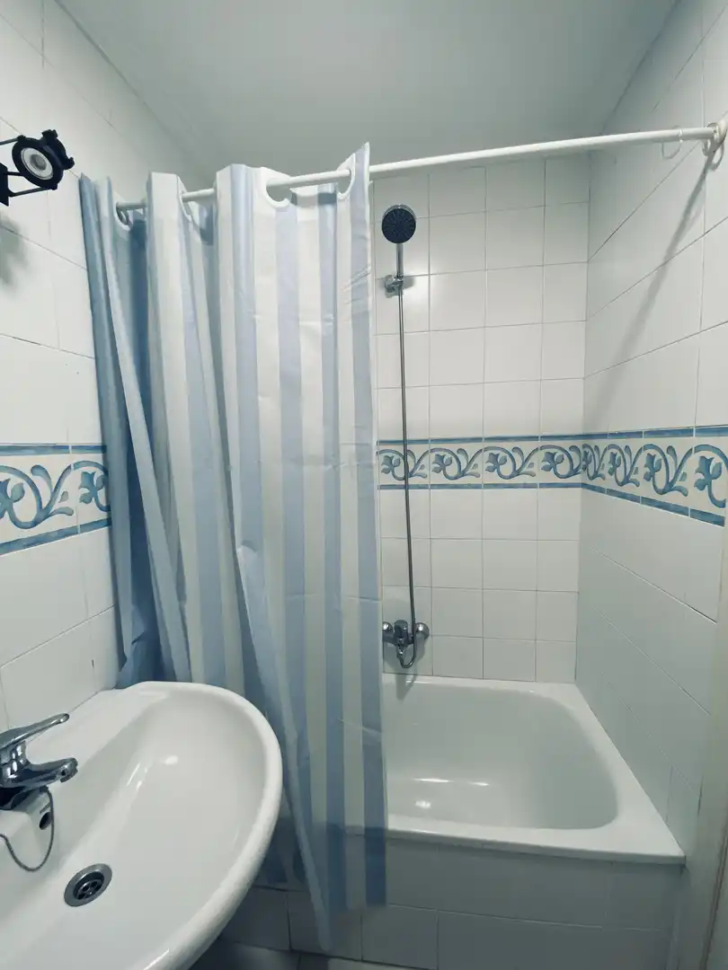 Flat for rent in Calle Jesús de Monasterio, 9, Centro - Ayuntamiento Bathroom of Flat for rent in Santander with Terrace