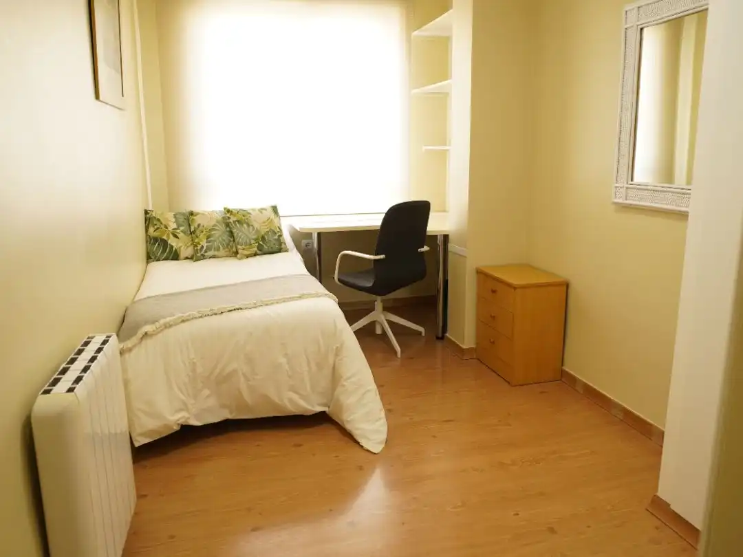 Zimmer in Carrer Doctor Ivorra, 36, Centro