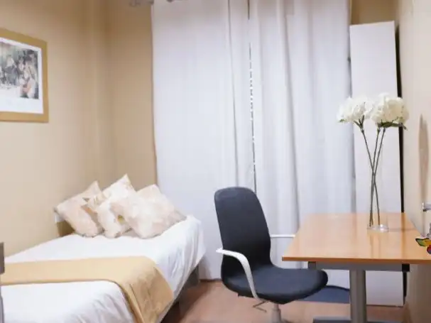 Zimmer in Carrer Doctor Ivorra, 36, Centro