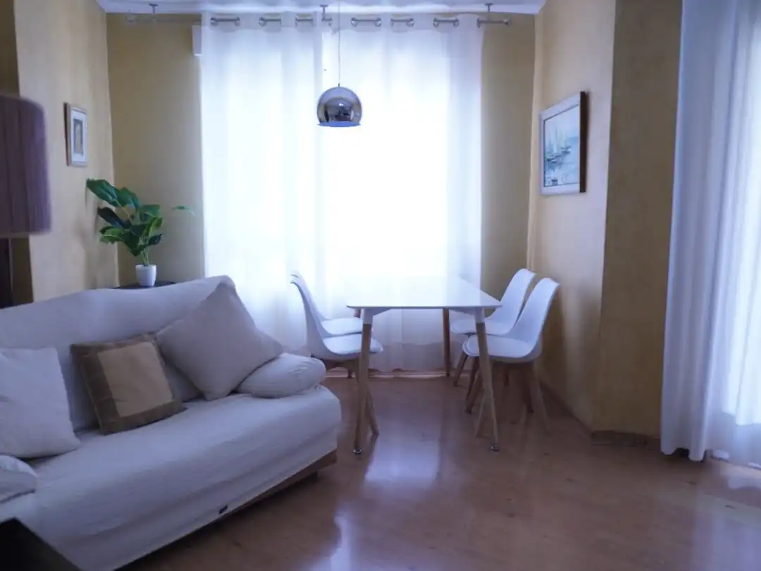 Zimmer in Carrer Doctor Ivorra, 36, Centro