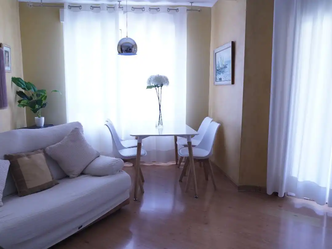 Zimmer in Carrer Doctor Ivorra, 36, Centro