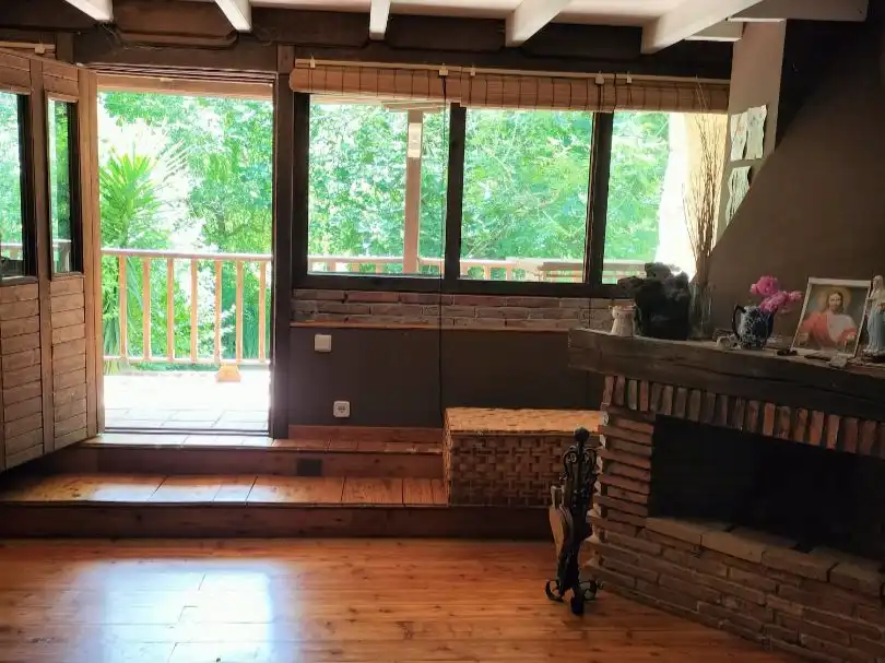 Pis en venda a Barrio Rascón, 12, Ampuero Sala d'estar de Pis en venda en Ampuero amb Jardí privat, Parquet i Terrassa