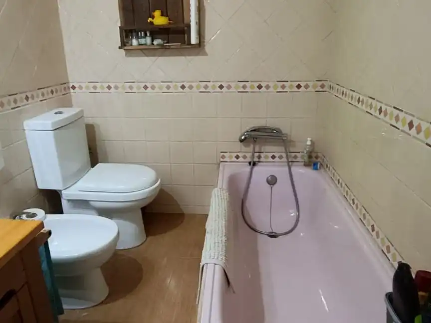 Pis en venda a Barrio Rascón, 12, Ampuero Bany de Pis en venda en Ampuero amb Jardí privat, Parquet i Terrassa