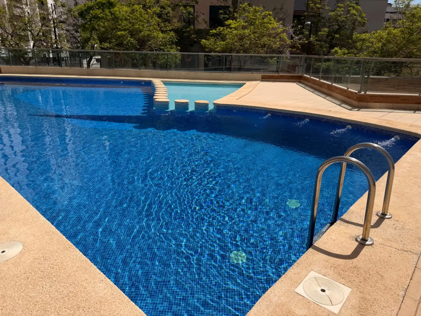 Piscina de Pis de lloguer en  Valencia Capital amb Aire condicionat, Terrassa i Piscina