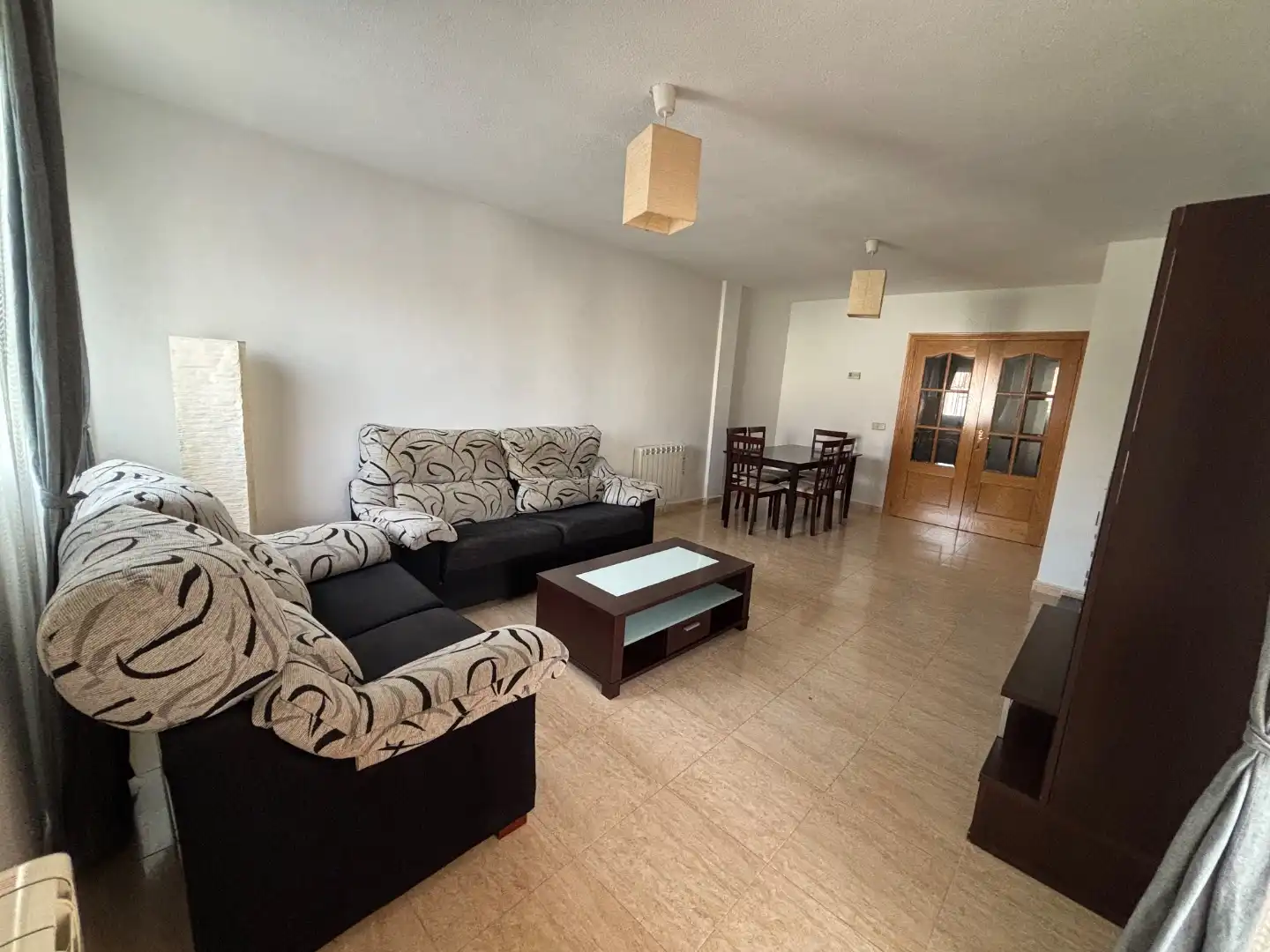 Sala de estar de Piso en venta en Ugena con Calefacción, Terraza y Parking comunitario