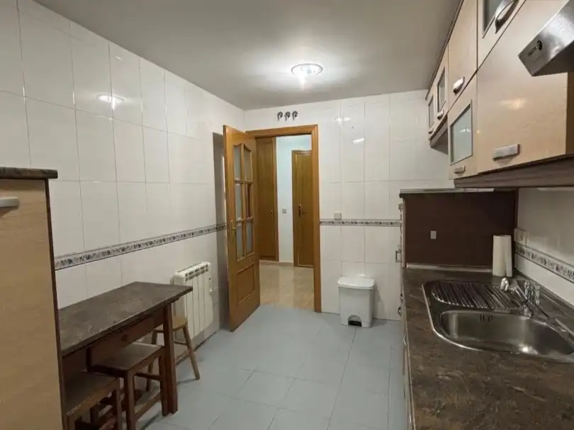 Cocina de Piso en venta en Ugena con Calefacción, Terraza y Parking comunitario