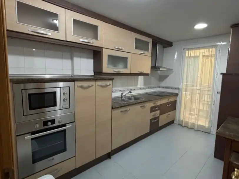 Cocina de Piso en venta en Ugena con Calefacción, Terraza y Parking comunitario