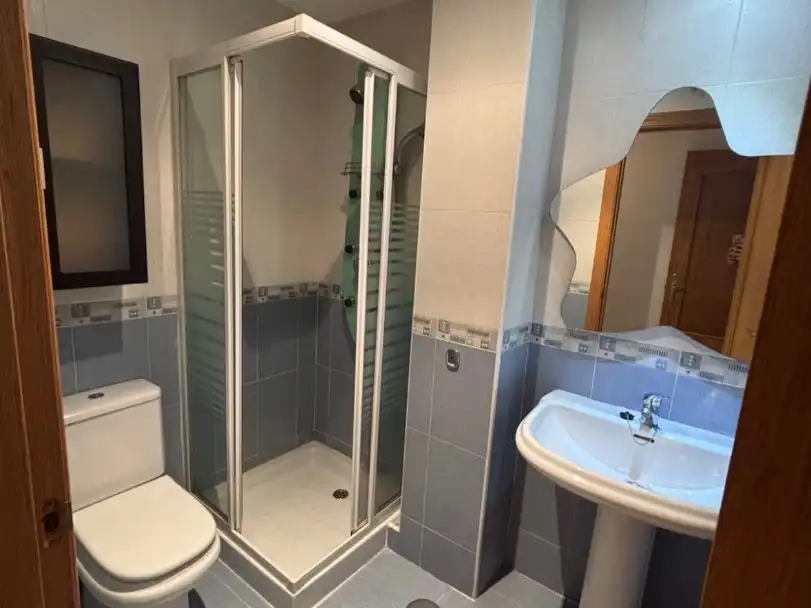 Baño de Piso en venta en Ugena con Calefacción, Terraza y Parking comunitario