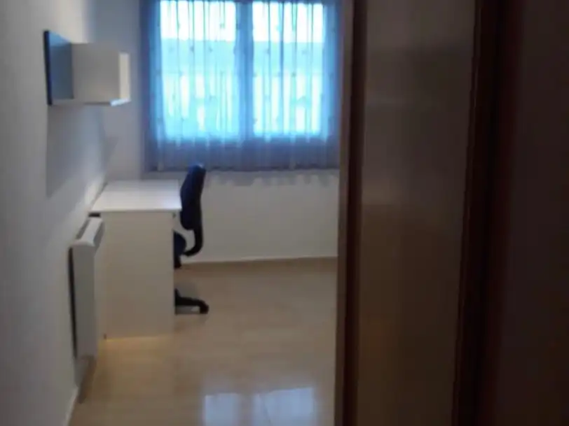 Piso en venta en Ugena con Calefacción, Terraza y Parking comunitario