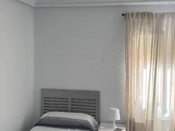 Piso de alquiler en Calle Enrique Granados, 8, La Reconquista - El Rosario Habitación de Piso de alquiler en Algeciras