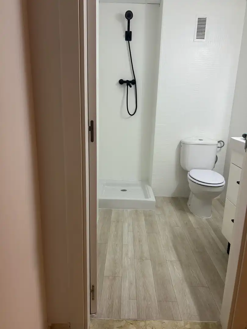 Pis en venda a Carrer de Fra Humild Soria, 6, Oliva pueblo Bany de Pis en venda en Oliva
