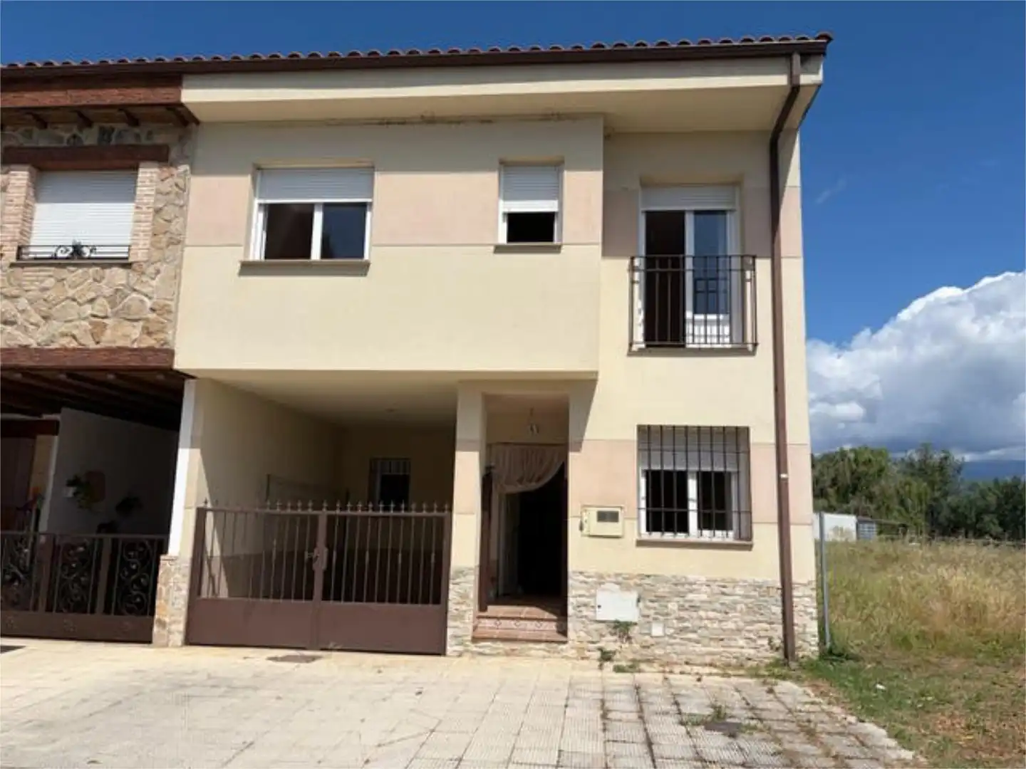 Vista exterior de Casa o xalet en venda en Tiétar amb Terrassa