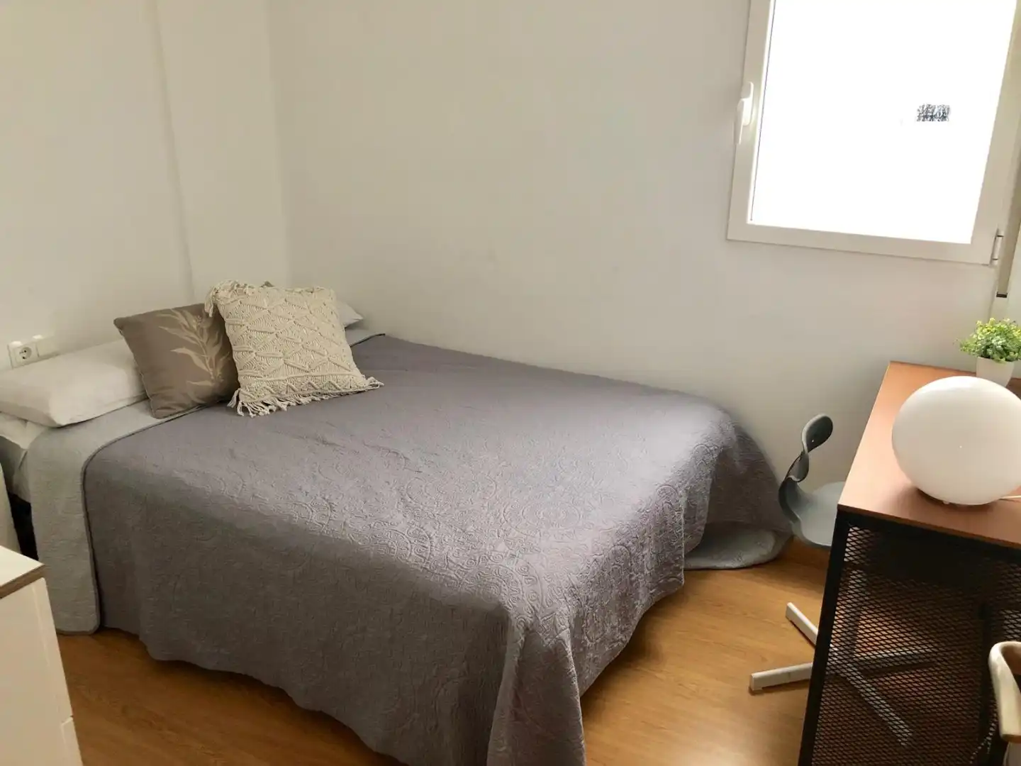 Wohnung zur Miete in Carrer de L'escultor Josep Capuz, 10, Mont-Olivet