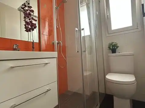 Habitació a Calle Villa Borghese, 3, Valle Romano Golf Bany de Apartament per a compartir en Estepona amb Aire condicionat, Calefacció i Terrassa
