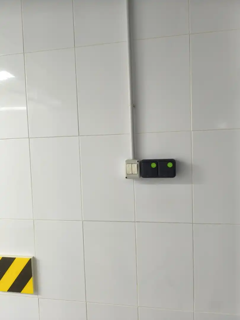Bathroom of Garage for rent in Benidorm