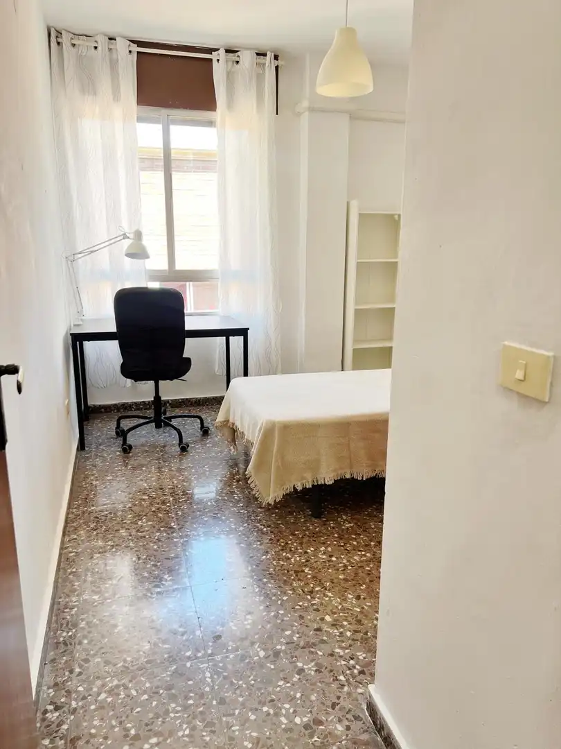 Habitación de Piso de alquiler en Murcia con Aire acondicionado, Amueblado y Videoportero