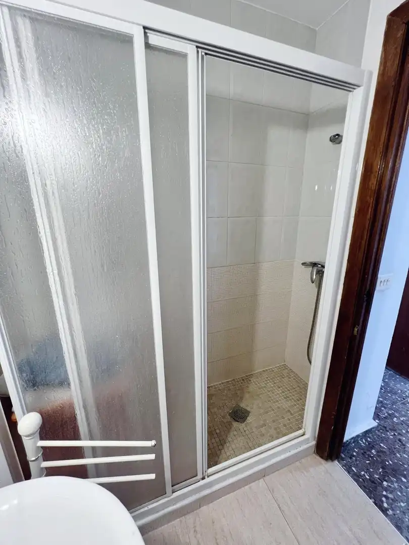 Baño de Piso de alquiler en Murcia con Aire acondicionado, Amueblado y Videoportero