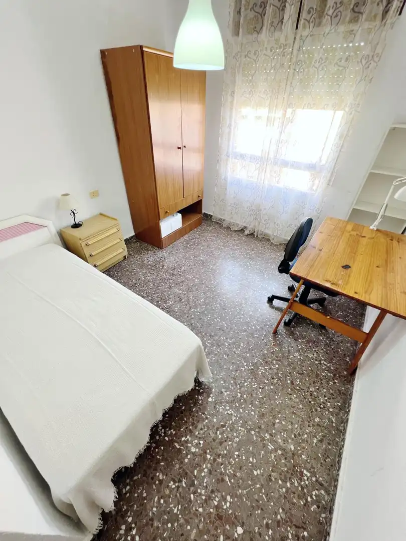 Habitación de Piso de alquiler en Murcia con Aire acondicionado, Amueblado y Videoportero