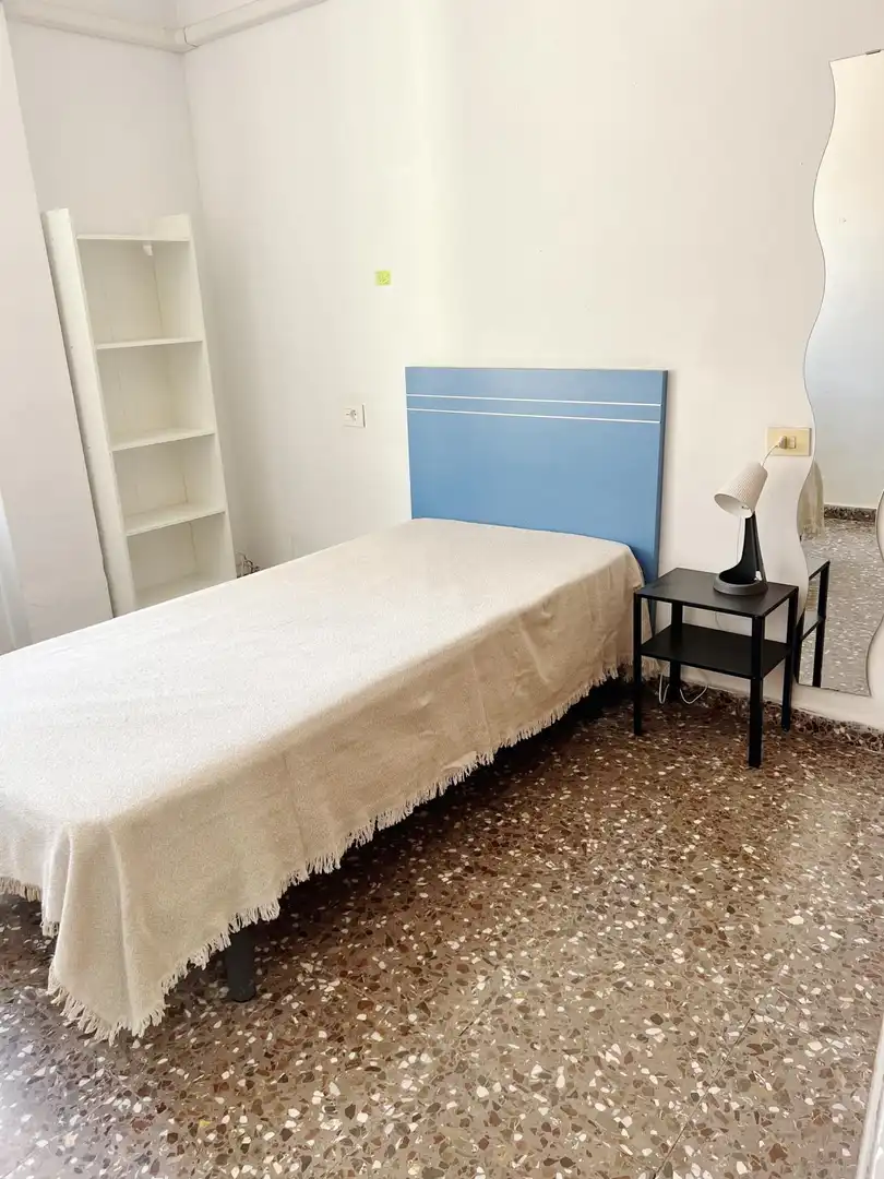 Habitación de Piso de alquiler en Murcia con Aire acondicionado, Amueblado y Videoportero