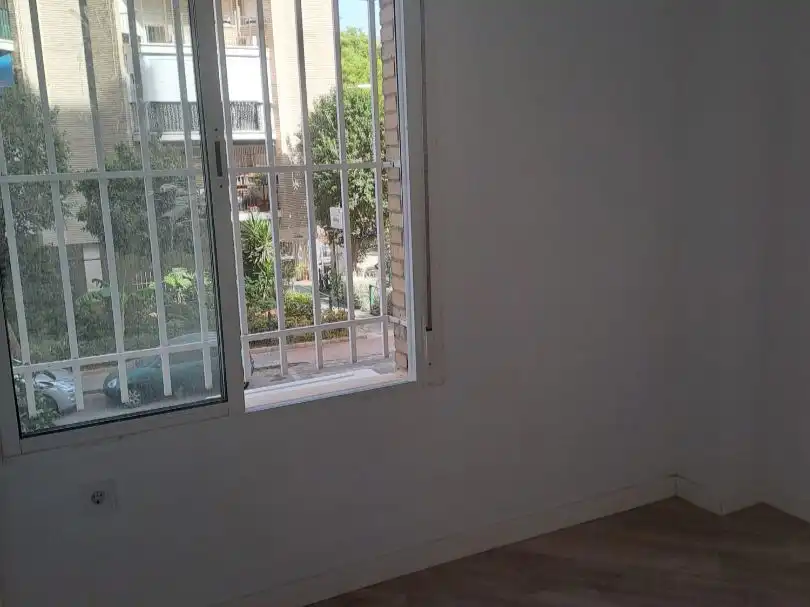 Piso de alquiler en Avenida Eduardo Dato, 45, La Buhaira Habitación de Piso de alquiler en Sevilla Capital con Aire acondicionado