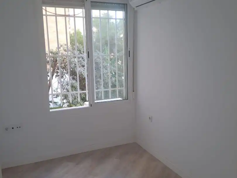 Piso de alquiler en Avenida Eduardo Dato, 45, La Buhaira Habitación de Piso de alquiler en Sevilla Capital con Aire acondicionado