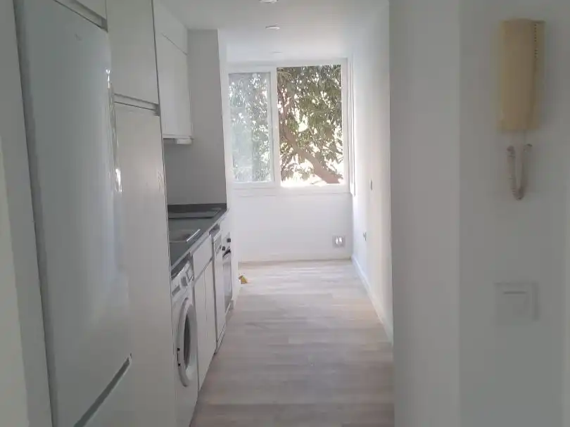 Piso de alquiler en Avenida Eduardo Dato, 45, La Buhaira Cocina de Piso de alquiler en Sevilla Capital con Aire acondicionado