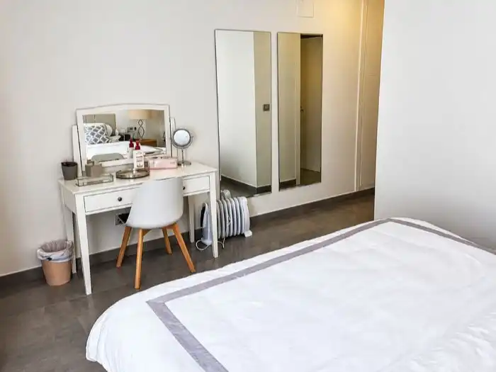 Pis en venda a Urbanización Nueva Andalucía A, La Dama de Noche - La Alzambra Dormitori de Pis en venda en Marbella amb Aire condicionat, Calefacció i Terrassa