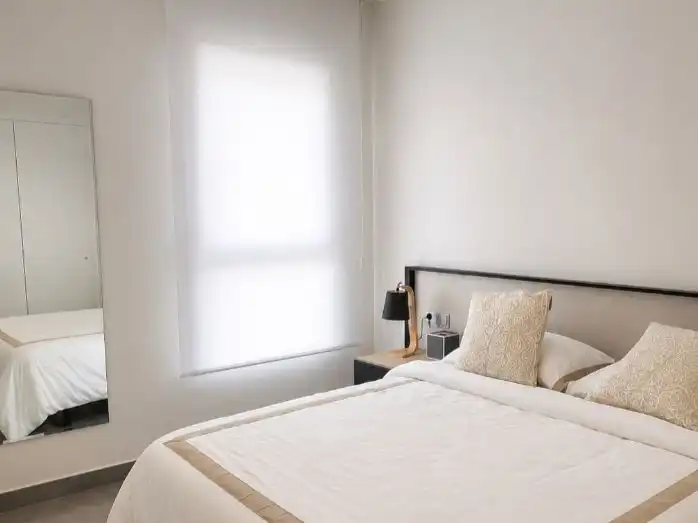 Pis en venda a Urbanización Nueva Andalucía A, La Dama de Noche - La Alzambra Dormitori de Pis en venda en Marbella amb Aire condicionat, Calefacció i Terrassa