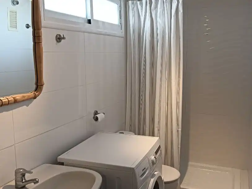 Bany de Pis de lloguer en San Bartolomé de Tirajana amb Terrassa, Piscina i Moblat