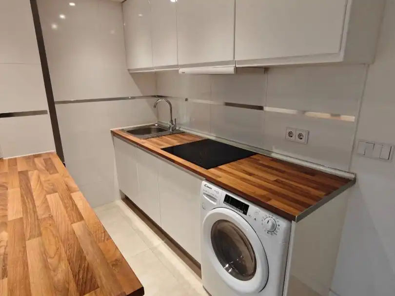Apartamento de alquiler en Calle de Ramón de Aguinaga, 15, Fuente del Berro Cocina de Apartamento de alquiler en Madrid con Aire acondicionado, Calefacción y Terraza