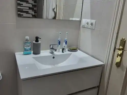 Bany de Pis en venda en  Madrid Capital amb Aire condicionat i Terrassa
