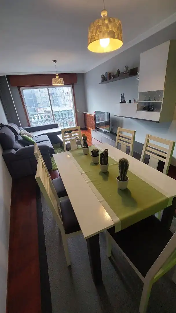 Piso de alquiler en Camiño Das Abilleiras, 2, Zona Fernández Ladreda Comedor de Piso de alquiler en Pontevedra Capital con Balcón