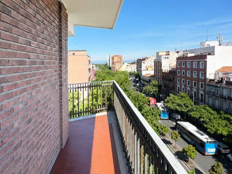Flat for rent in Calle de Francos Rodríguez, 49, Bellas Vistas Exterior view of Flat for rent in Madrid with Air Conditioner, Heating and Parquet flooring