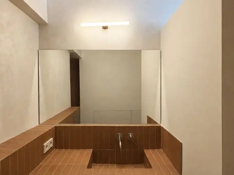 Flat for rent in Calle de Francos Rodríguez, 49, Bellas Vistas Bathroom of Flat for rent in Madrid with Air Conditioner, Heating and Parquet flooring
