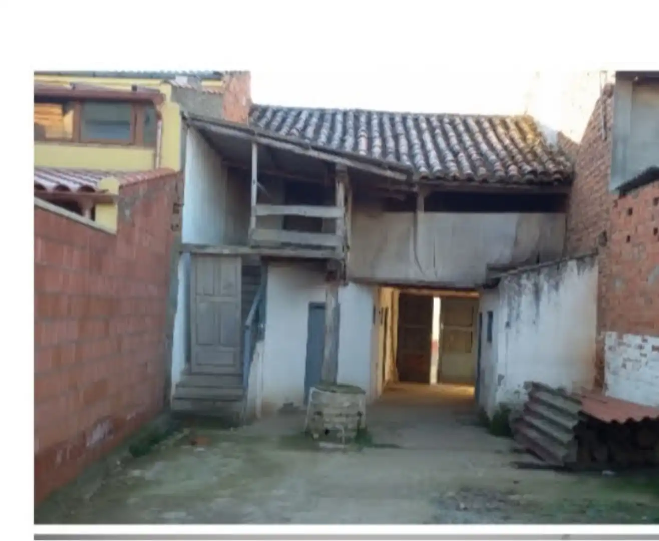 Vista exterior de Casa adosada en venta en San Cristóbal de la Polantera con Trastero