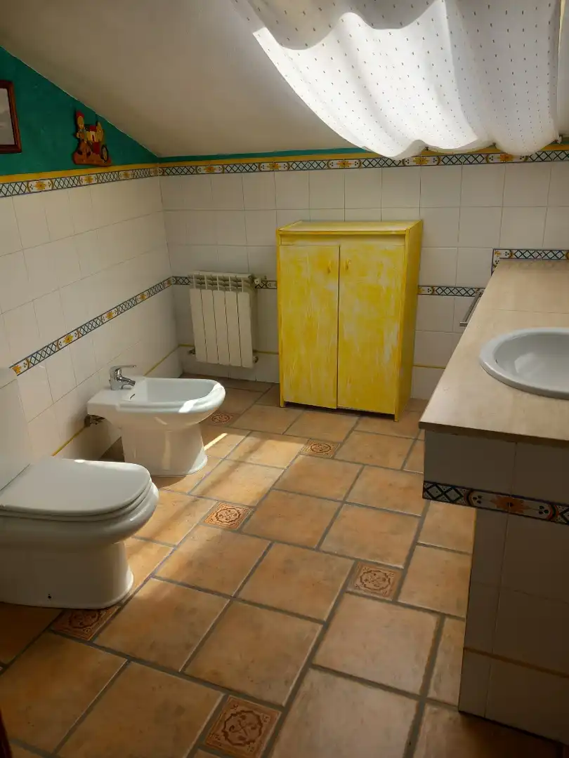 Bany de Pis en venda en La Puerta de Segura amb Aire condicionat, Calefacció i Terrassa