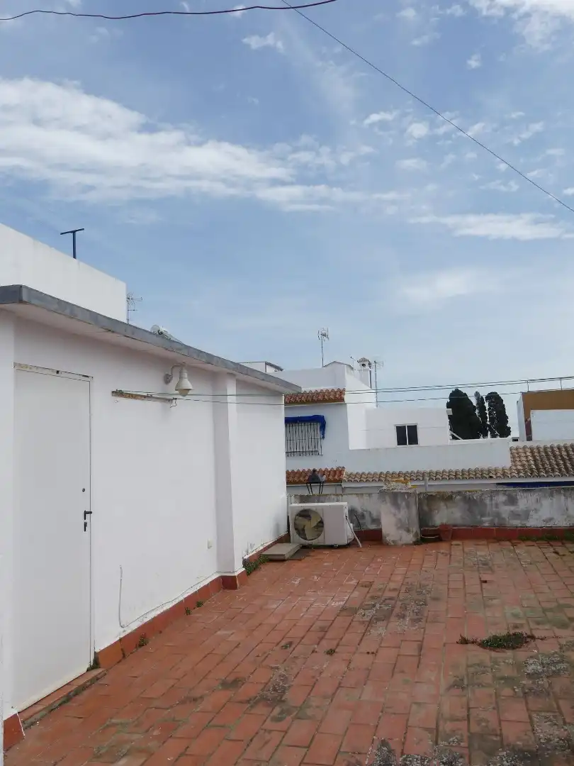Einfamilien-Reihenhaus zum Verkauf in Calle Río Guadiana, 21, Puerto Deportivo Außenansicht von Einfamilien-Reihenhaus zum Verkauf in Chipiona mit Terrasse und Abstellraum