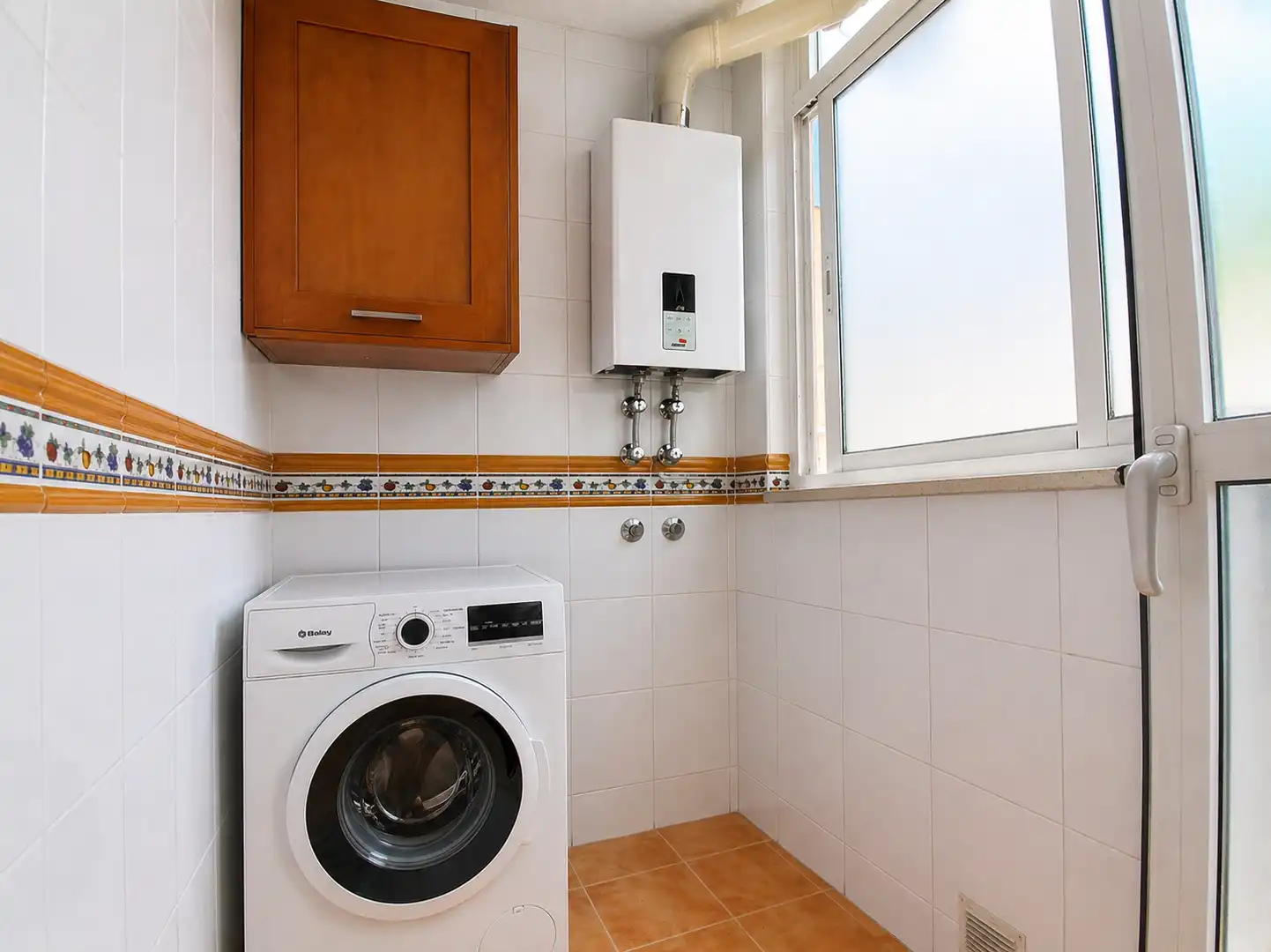 Wohnung zur Miete in Calle Andrómeda, 11, Málaga Capital Badezimmer von Wohnung zur Miete in Málaga Capital mit Klimaanlage, Terrasse und Schwimmbad