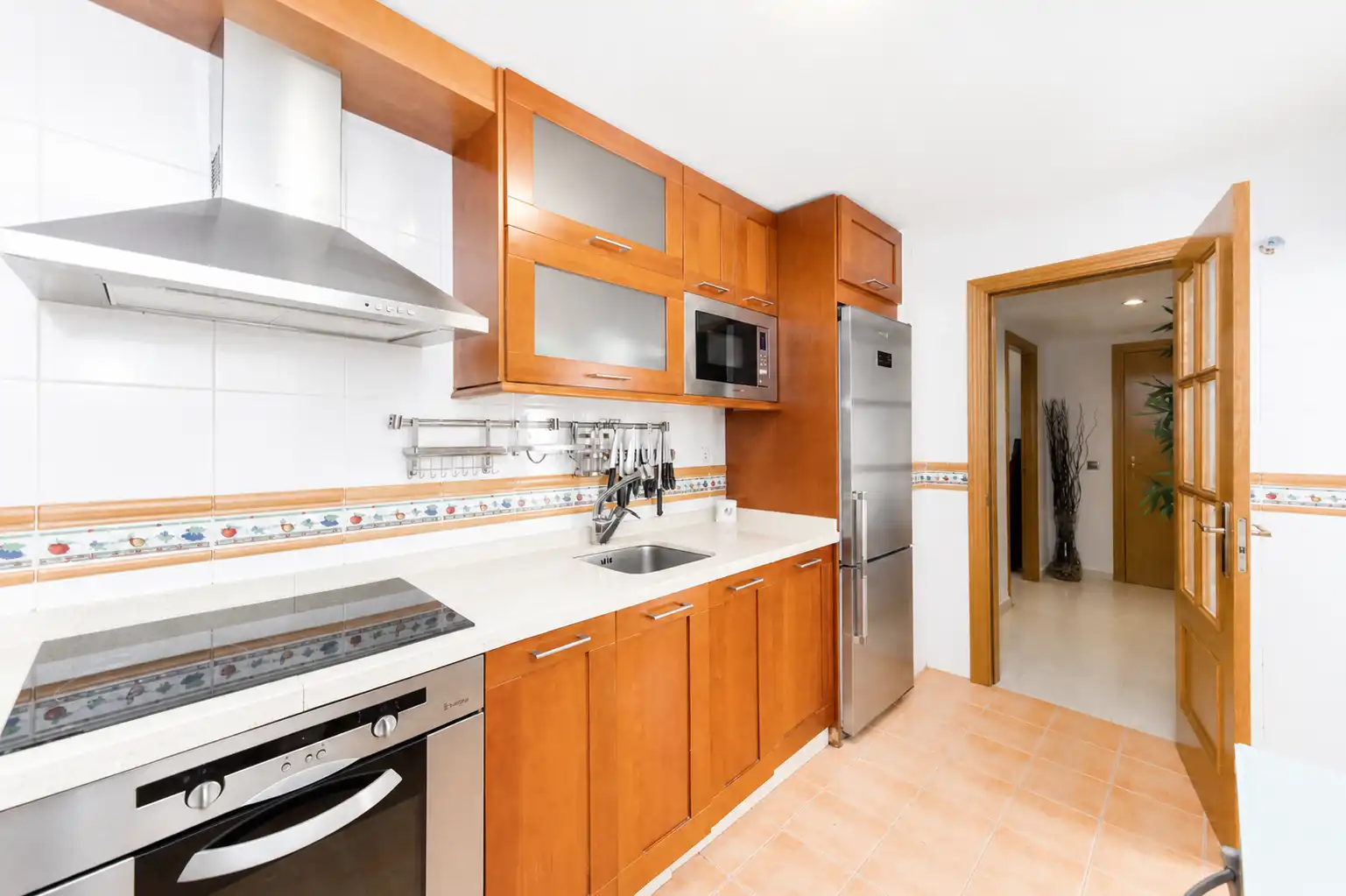 Wohnung zur Miete in Calle Andrómeda, 11, Málaga Capital Küche von Wohnung zur Miete in Málaga Capital mit Klimaanlage, Terrasse und Schwimmbad