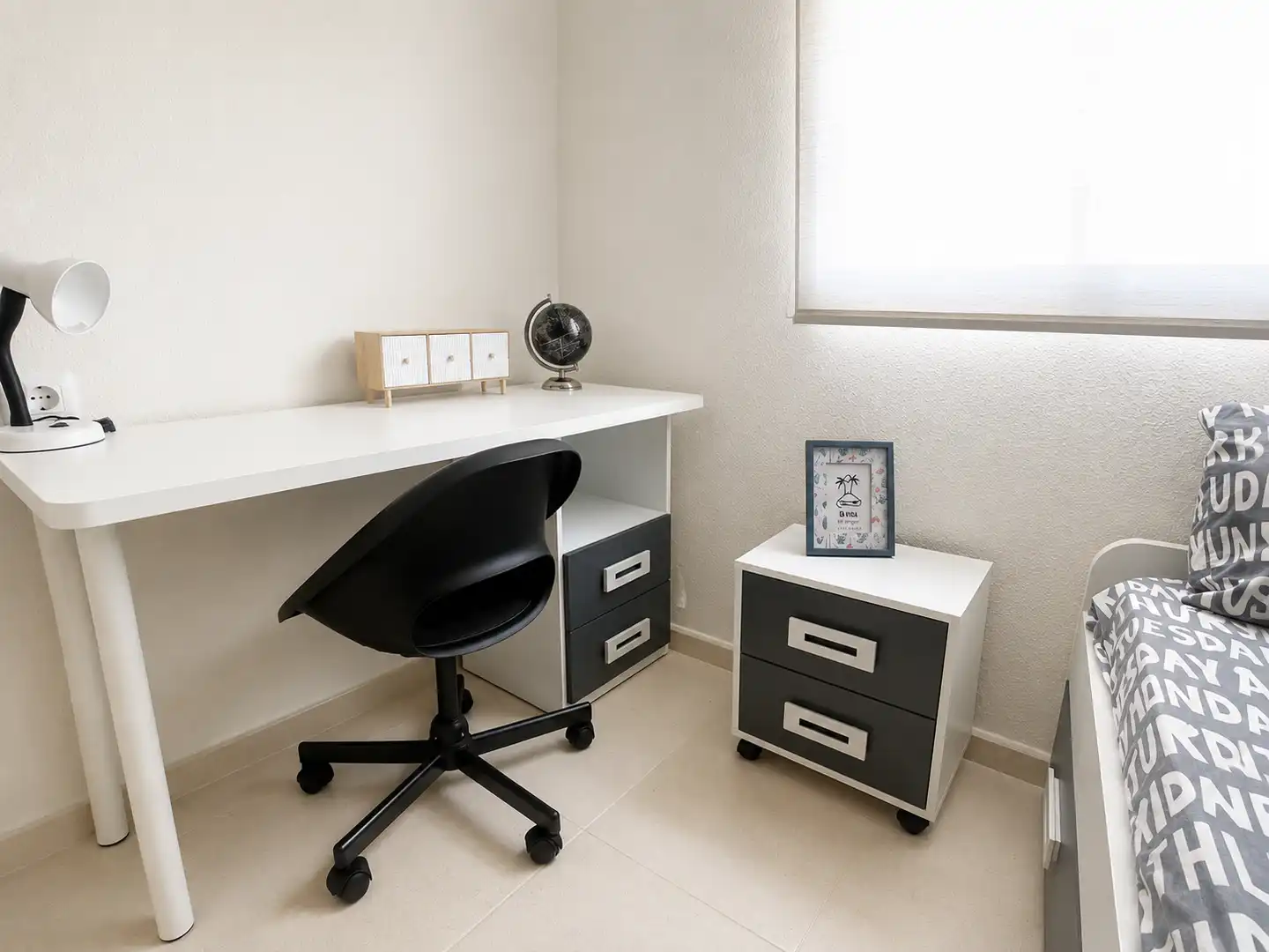 Wohnung zur Miete in Calle Andrómeda, 11, Málaga Capital Wohnung zur Miete in Málaga Capital mit Klimaanlage, Terrasse und Schwimmbad