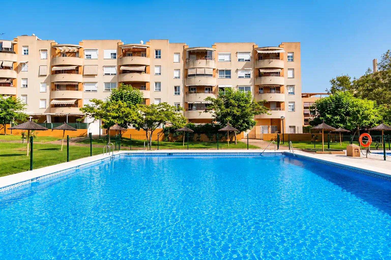 Wohnung zur Miete in Calle Andrómeda, 11, Málaga Capital Schwimmbecken von Wohnung zur Miete in Málaga Capital mit Klimaanlage, Terrasse und Schwimmbad