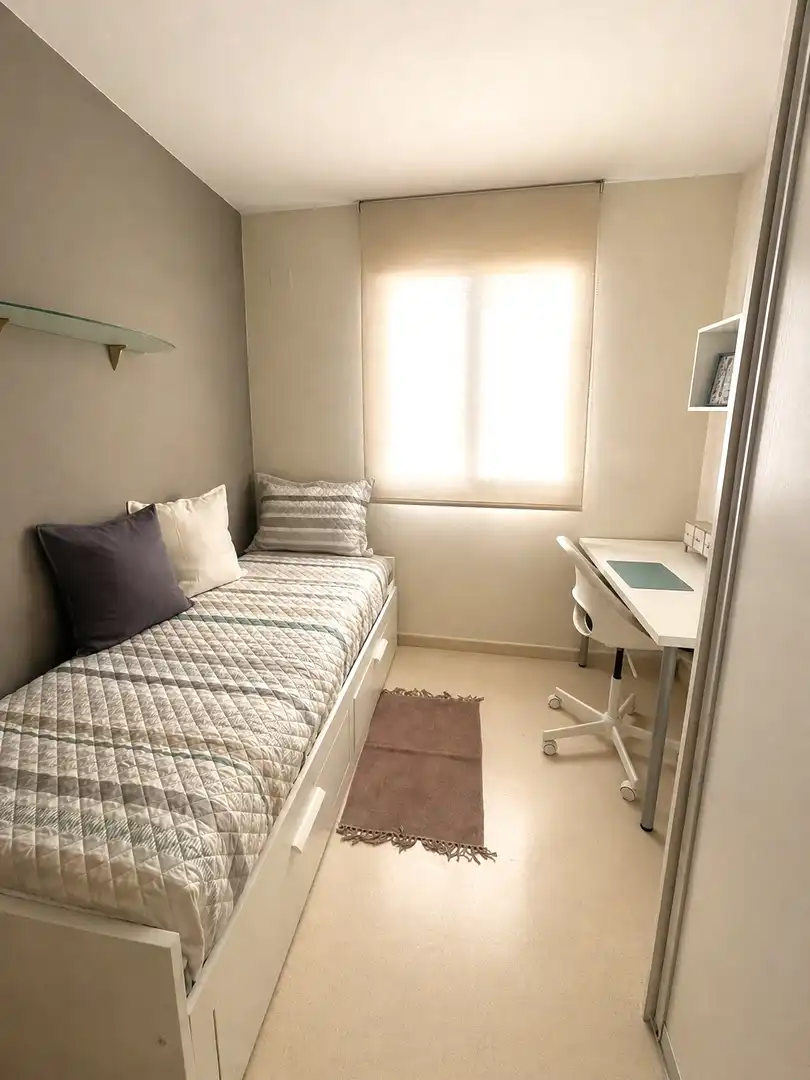 Wohnung zur Miete in Calle Andrómeda, 11, Málaga Capital Schlafzimmer von Wohnung zur Miete in Málaga Capital mit Klimaanlage, Terrasse und Schwimmbad