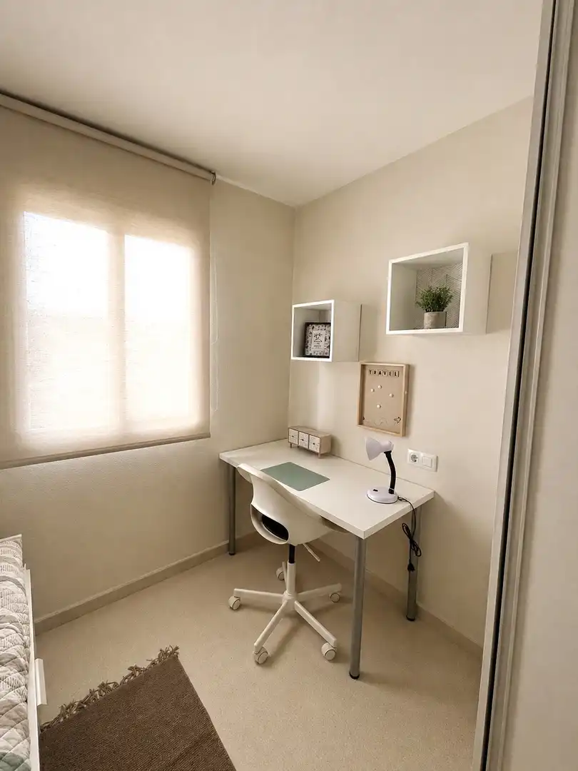 Wohnung zur Miete in Calle Andrómeda, 11, Málaga Capital Schlafzimmer von Wohnung zur Miete in Málaga Capital mit Klimaanlage, Terrasse und Schwimmbad