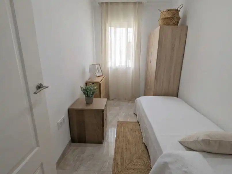 Bedroom of Apartments for rent in Córdoba  with Air Conditioner and Furnished