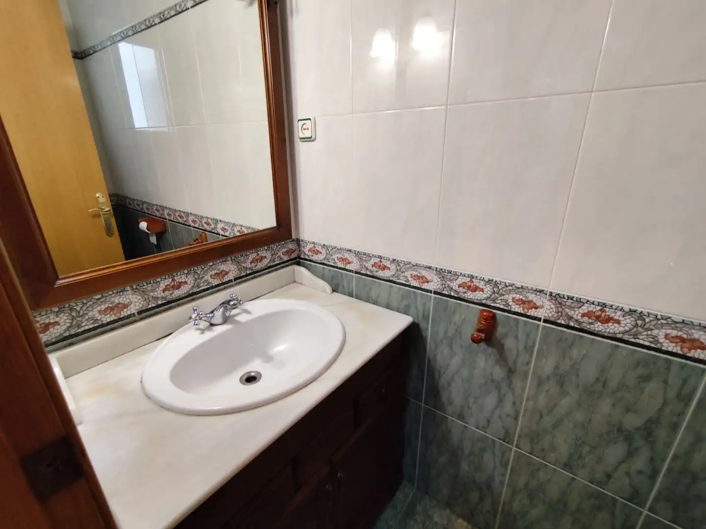 Bany de Pis en venda en Sant Boi de Llobregat amb Aire condicionat i Balcó