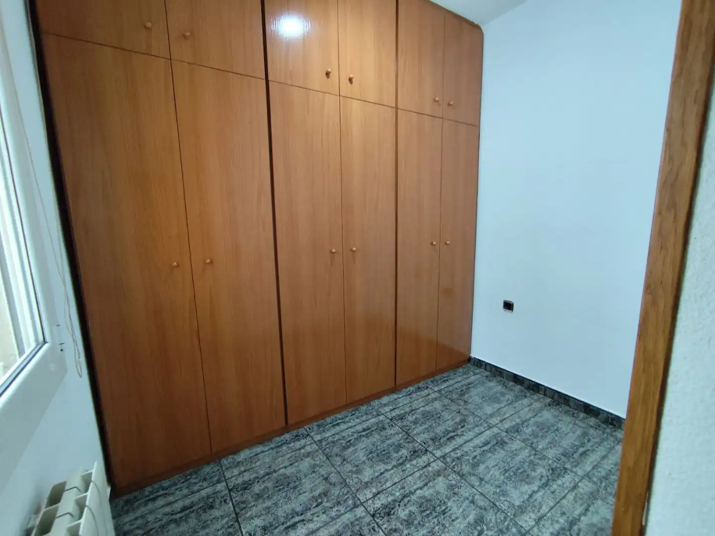Dormitori de Pis en venda en Sant Boi de Llobregat amb Aire condicionat i Balcó