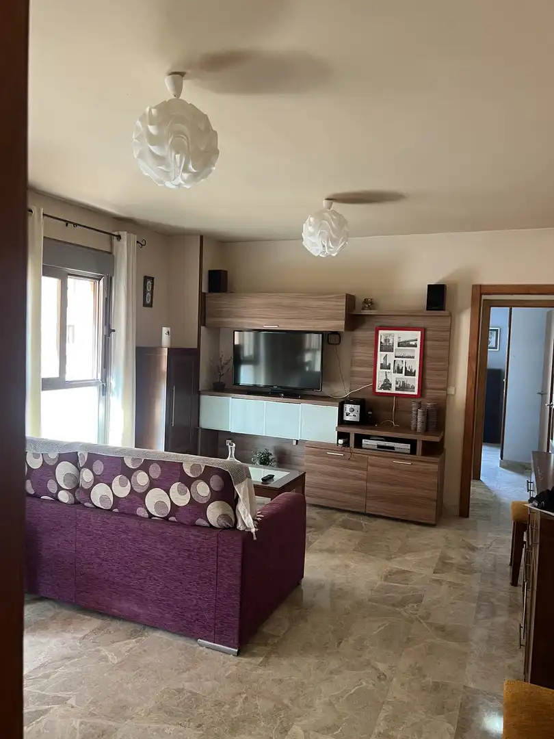 Sala d'estar de Pis de lloguer en Ceuta amb Moblat i Videoporter