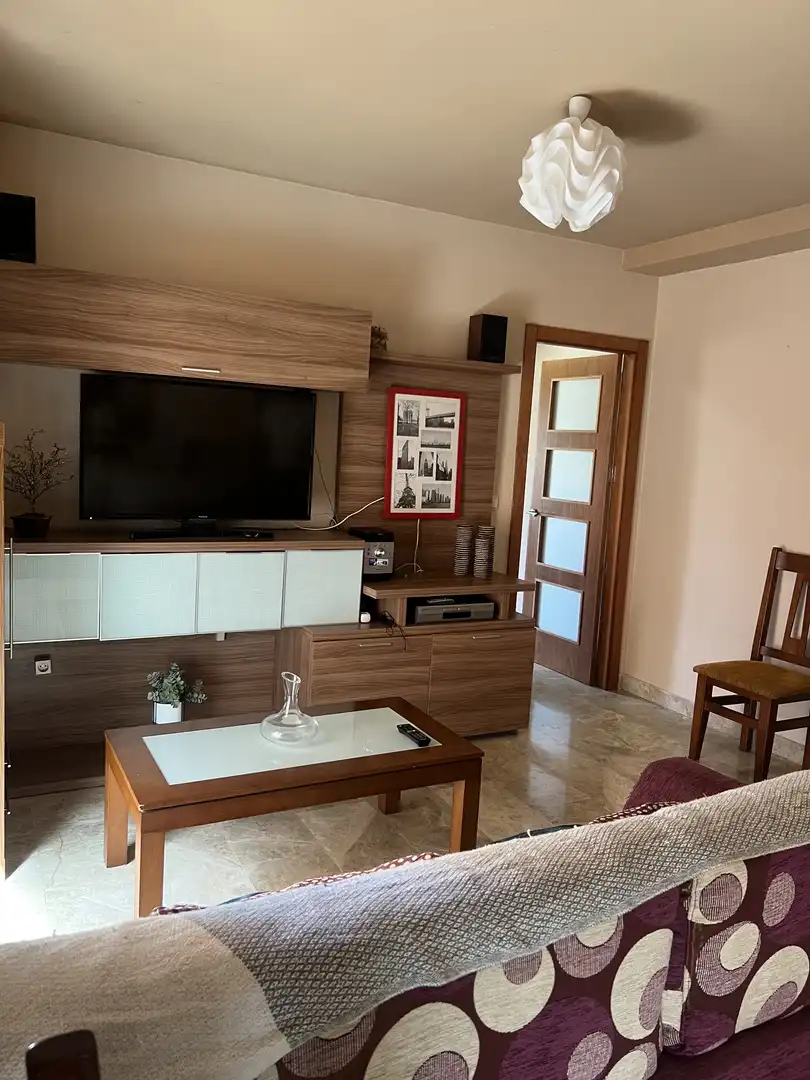 Sala d'estar de Pis de lloguer en Ceuta amb Moblat i Videoporter