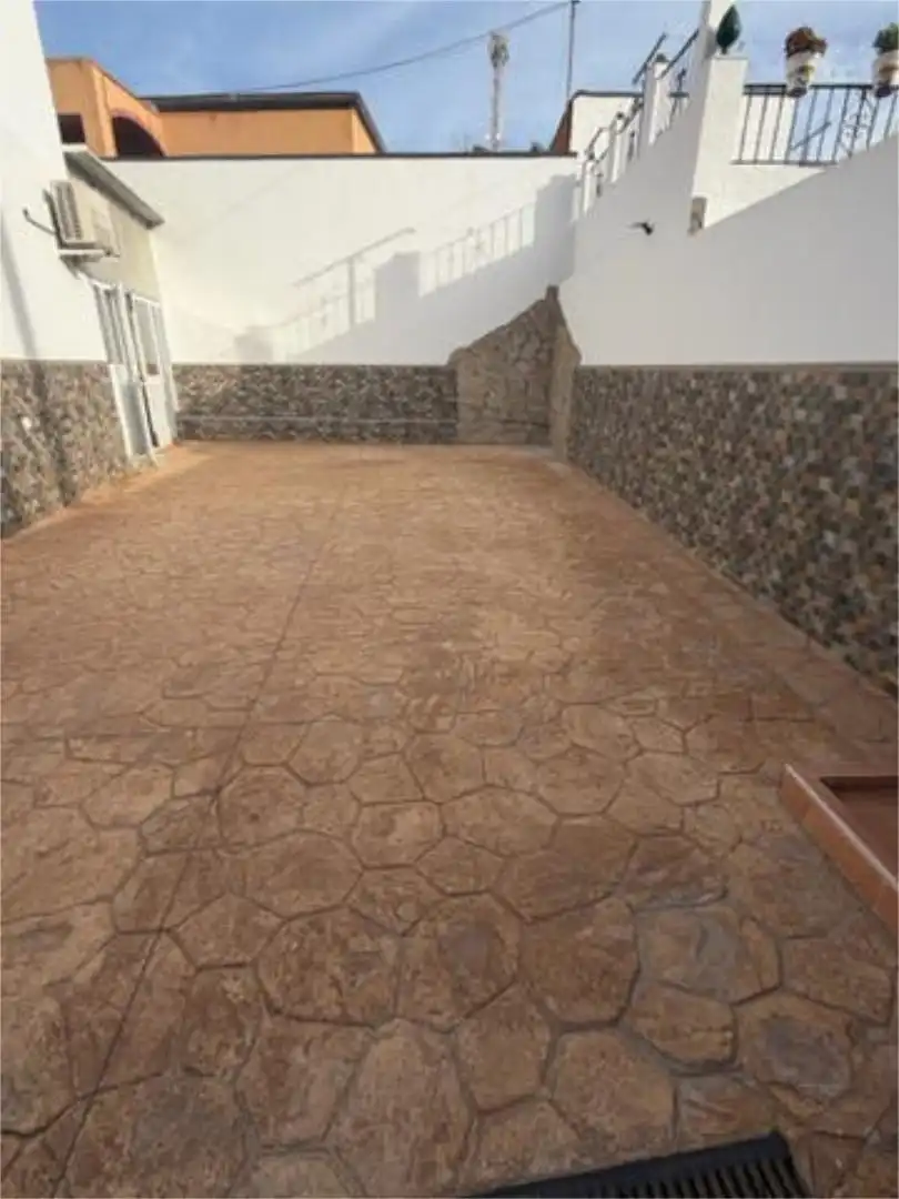 Casa adosada en venda a Bonanza - Avda de Huelva - Barrio Andalucia Terrassa de Casa adosada en venda en Sanlúcar de Barrameda amb Terrassa