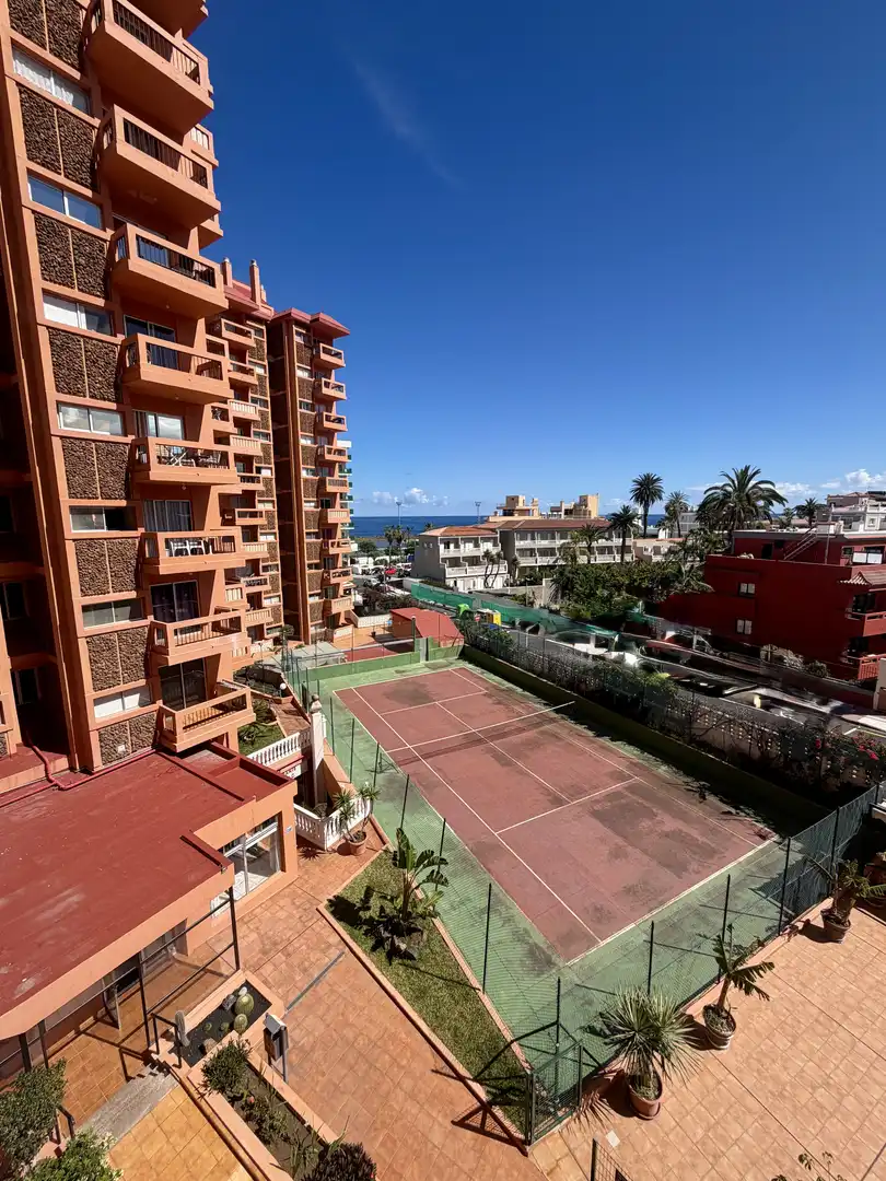 Vista exterior de Estudi en venda en Puerto de la Cruz amb Terrassa i Piscina